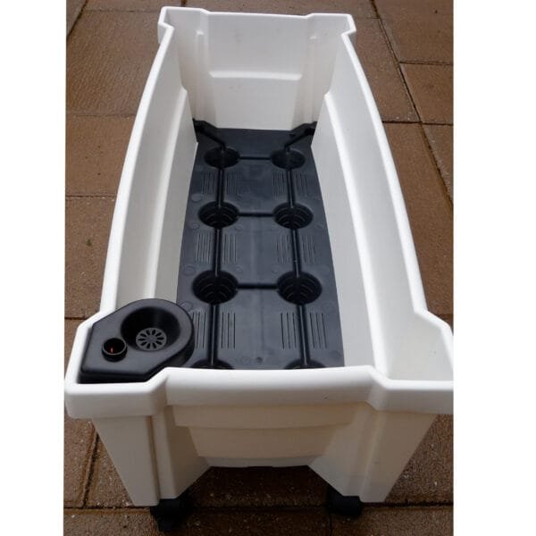 Calypso Planter with Trellis and Water Reservoirer10